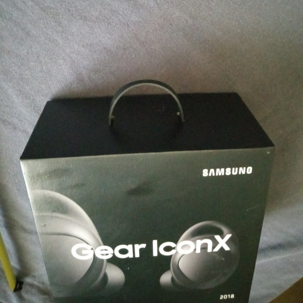 Samsung Gear IconX